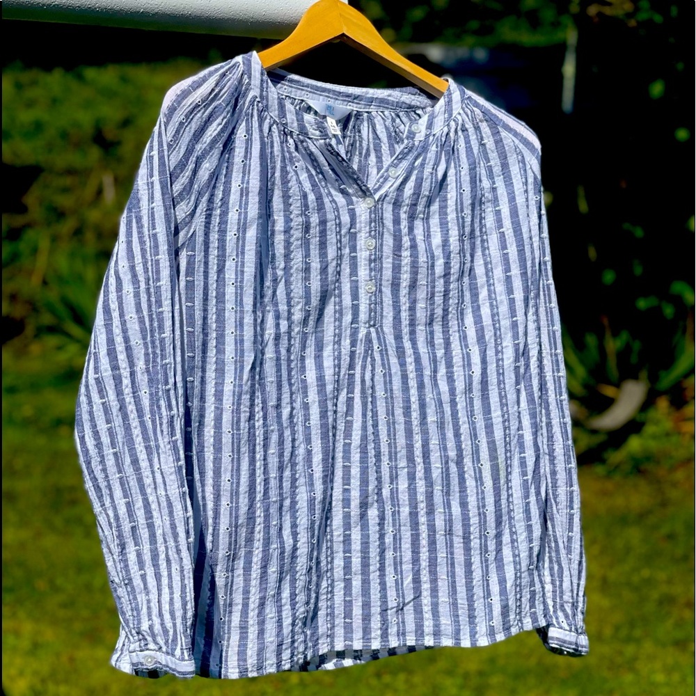 Time and Tru Long Puff Sleeve Henley Blouse Cotton No Iron Eyelet Weave